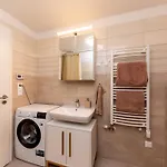 Appartement Erkel 18 *