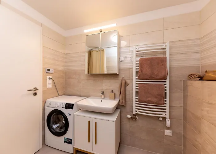 아파트 Erkel 18 *