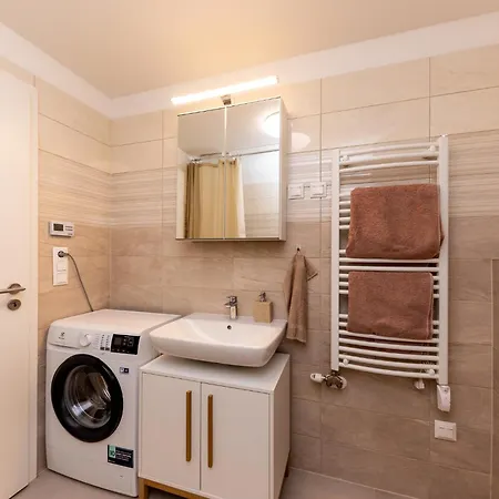 Apartmán Erkel 18 *